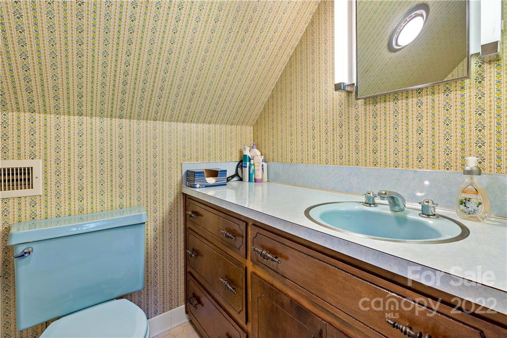 6309 N Shore Drive Nebo NC 28761