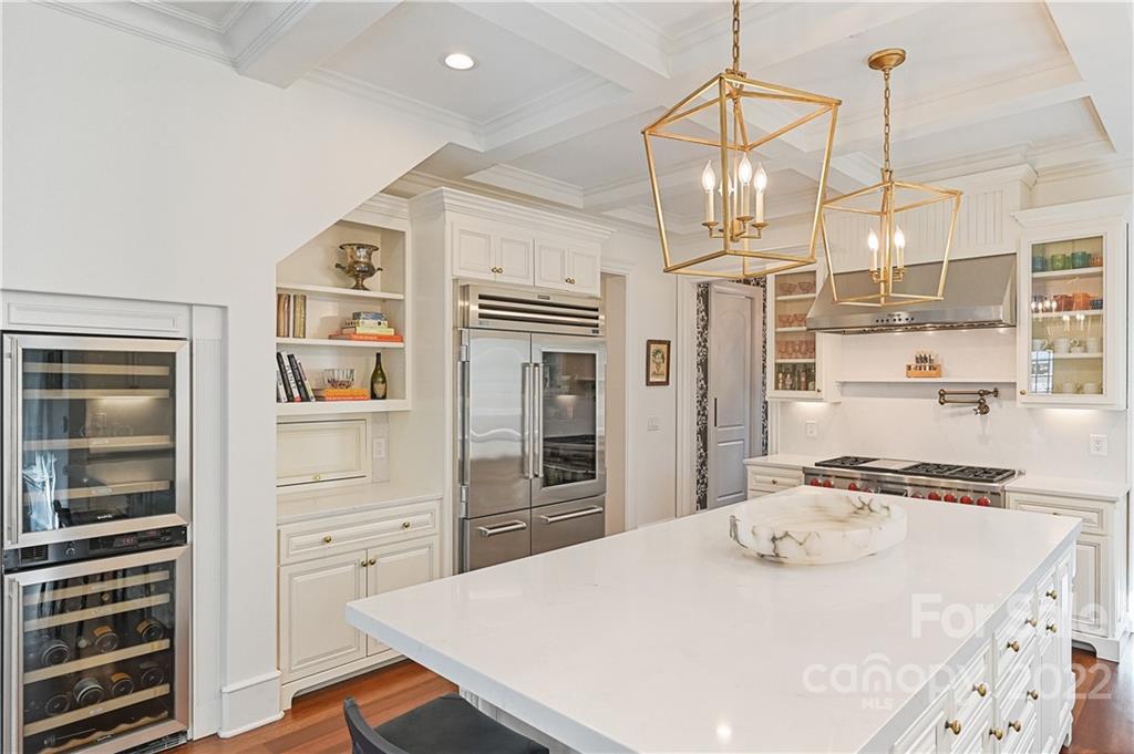 907 Huntington Park Drive Charlotte NC 28211