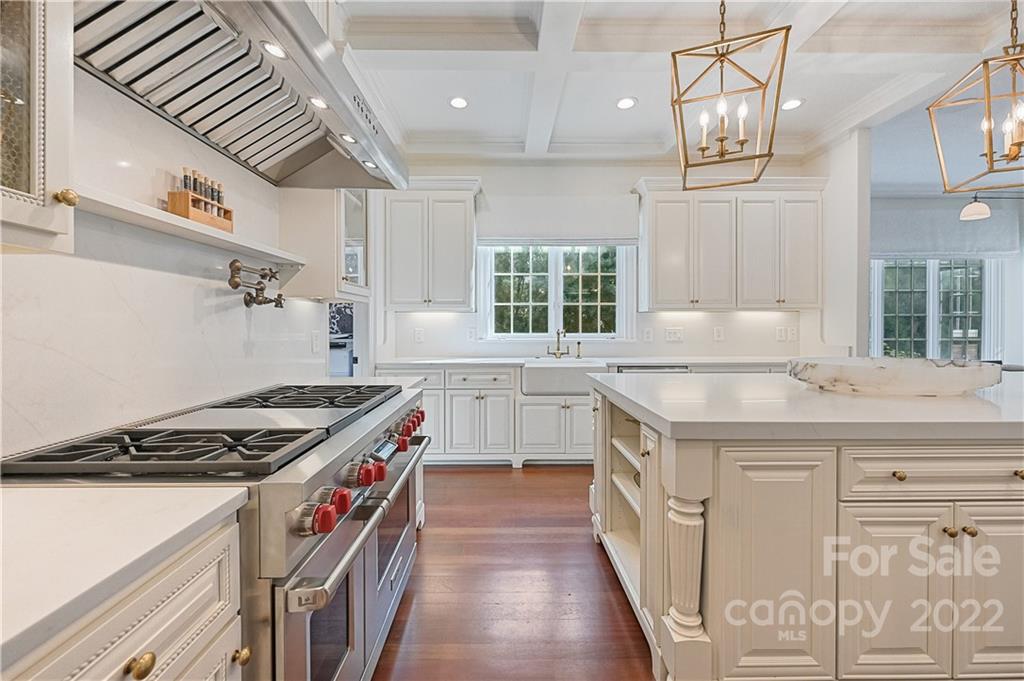 907 Huntington Park Drive Charlotte NC 28211