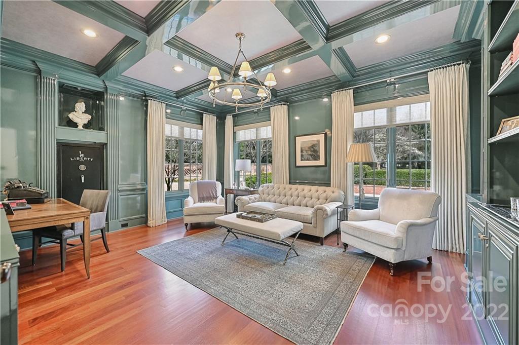 907 Huntington Park Drive Charlotte NC 28211
