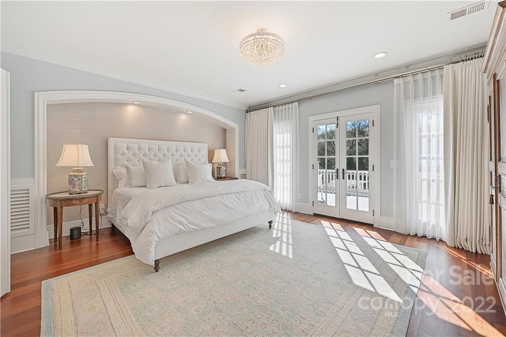907 Huntington Park Drive Charlotte NC 28211