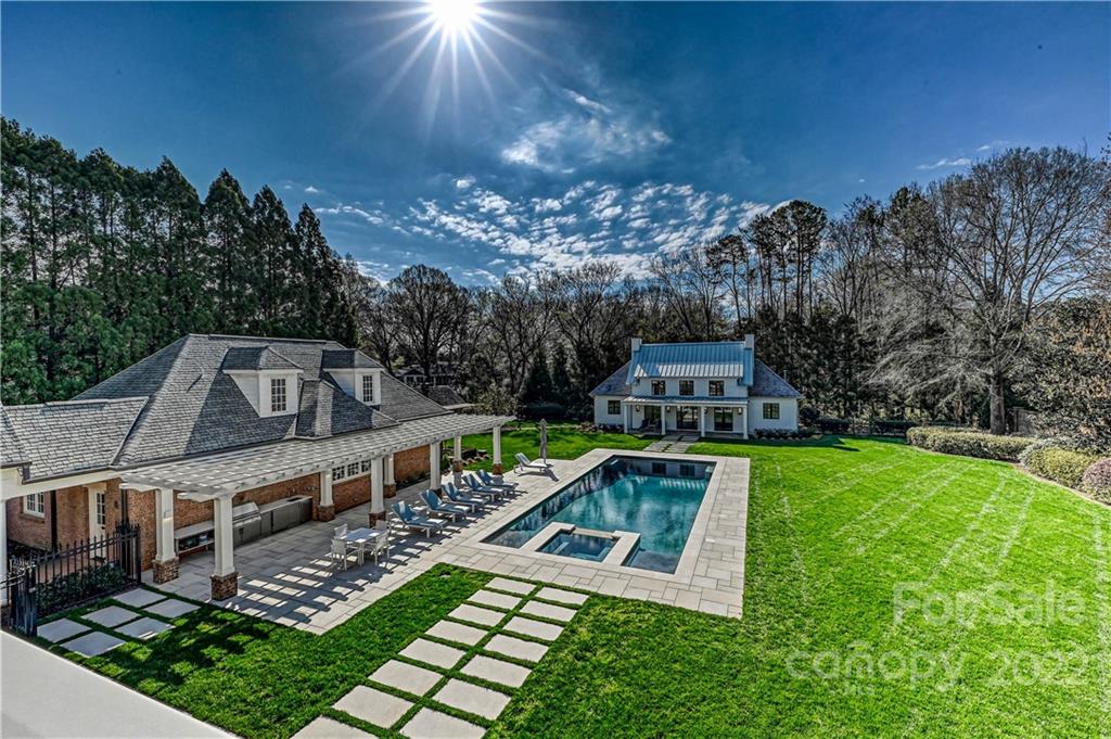 907 Huntington Park Drive Charlotte NC 28211