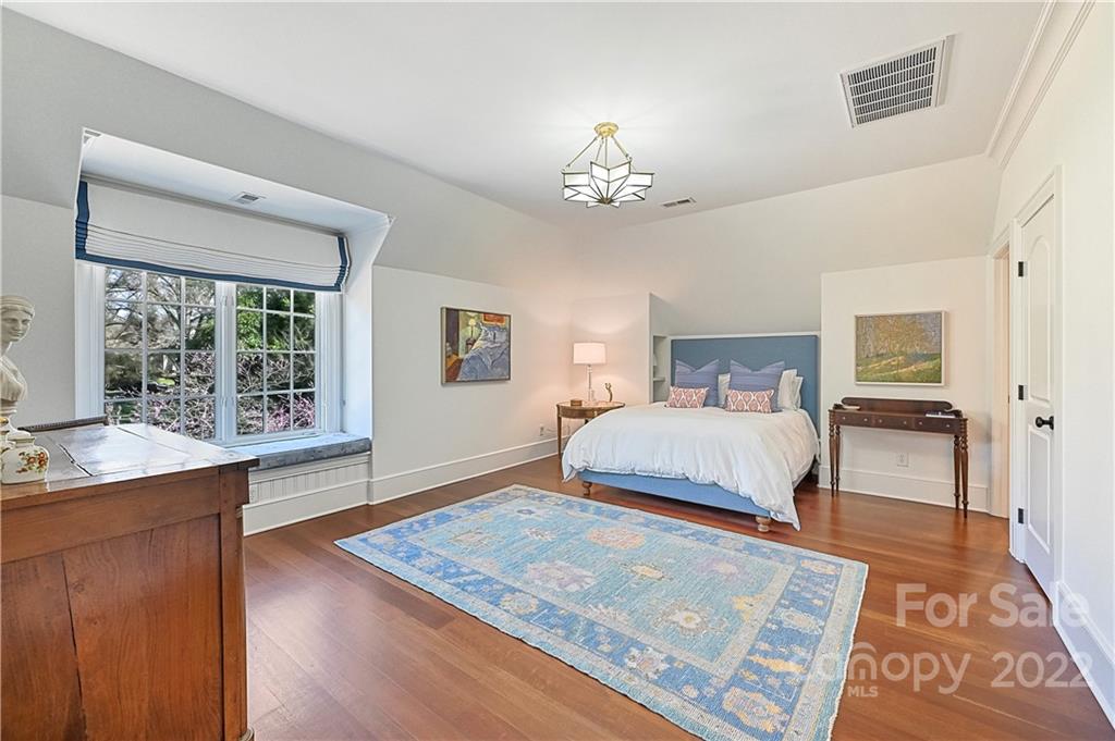 907 Huntington Park Drive Charlotte NC 28211