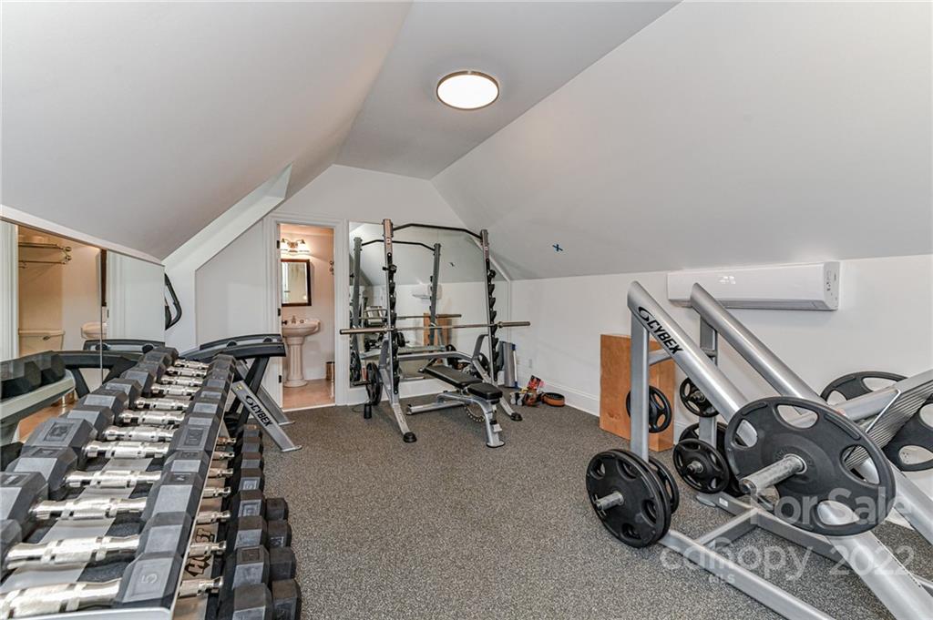 907 Huntington Park Drive Charlotte NC 28211
