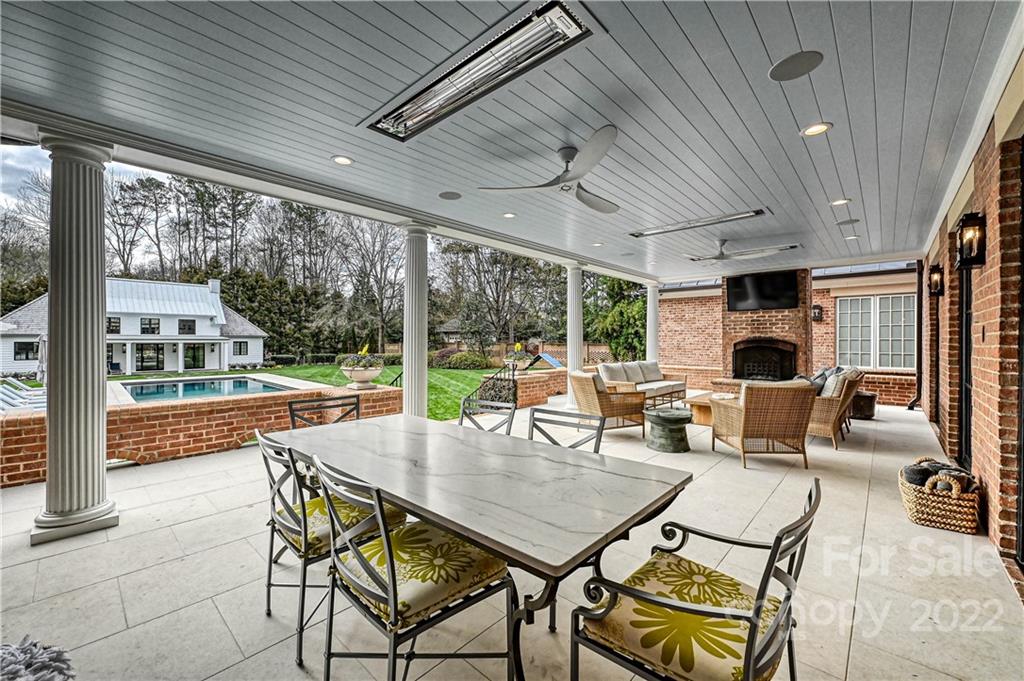 907 Huntington Park Drive Charlotte NC 28211