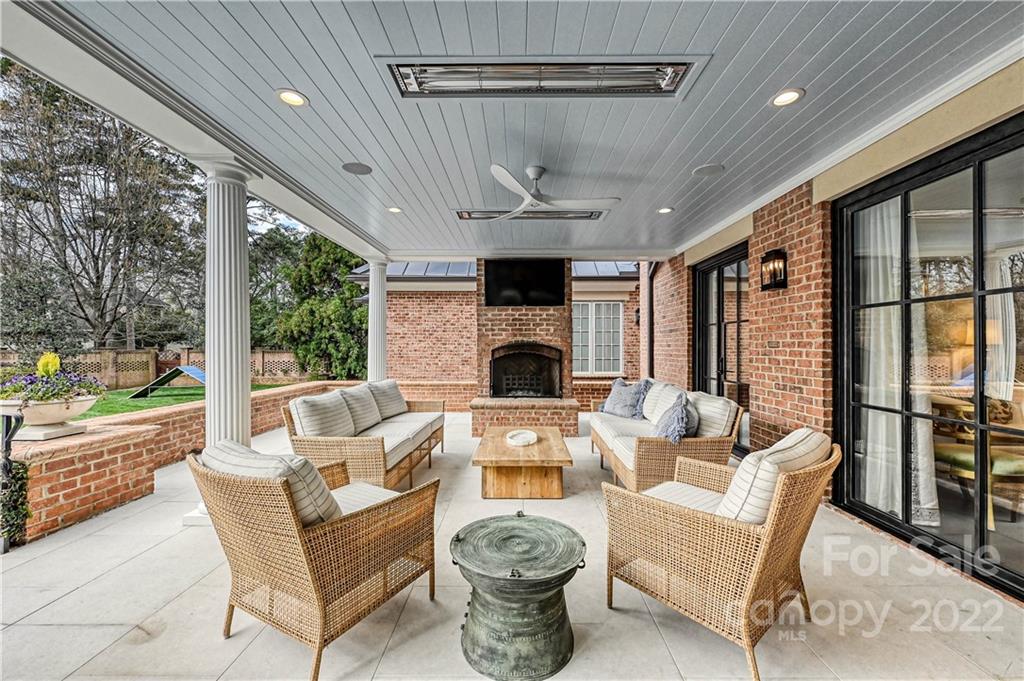 907 Huntington Park Drive Charlotte NC 28211