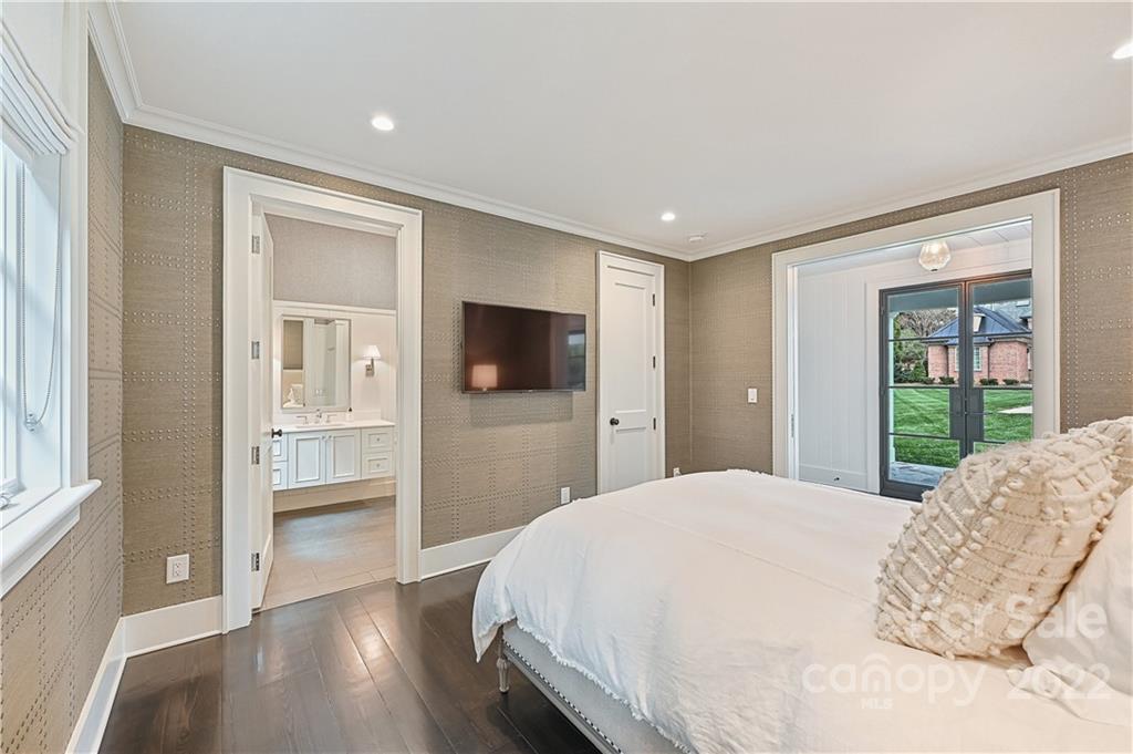 907 Huntington Park Drive Charlotte NC 28211