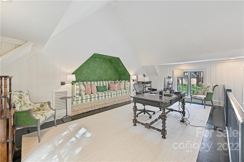 907 Huntington Park Drive Charlotte NC 28211