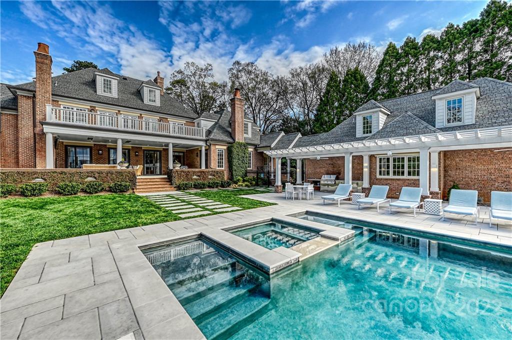 907 Huntington Park Drive Charlotte NC 28211