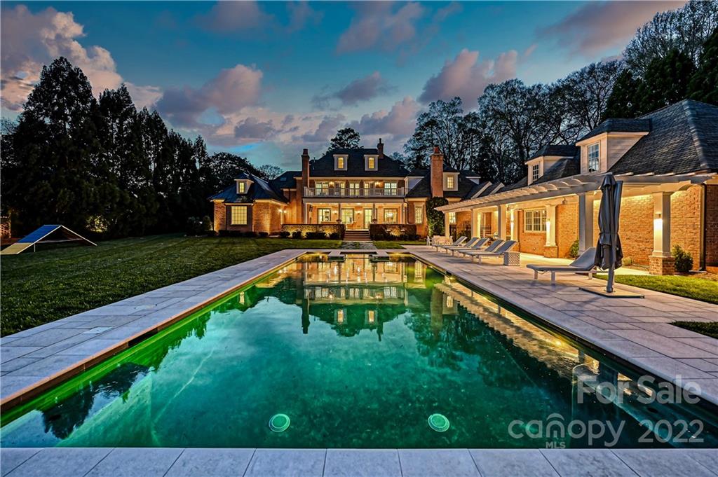 907 Huntington Park Drive Charlotte NC 28211
