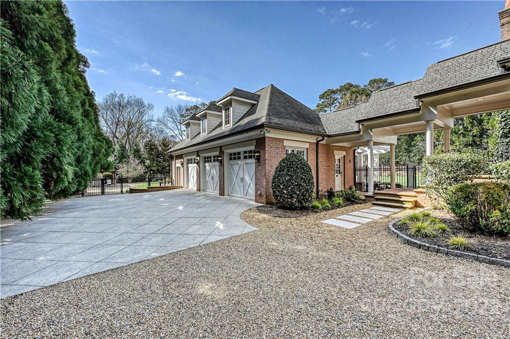 907 Huntington Park Drive Charlotte NC 28211