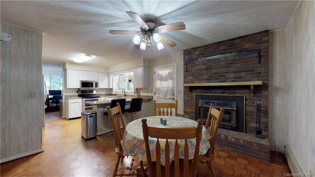 25 Welch Road Candler NC 28715