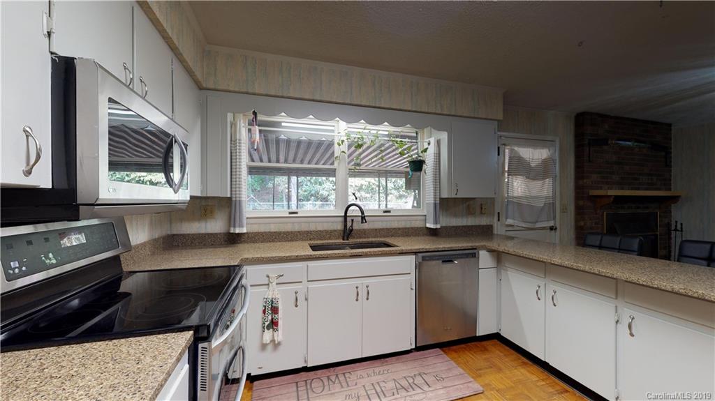 25 Welch Road Candler NC 28715