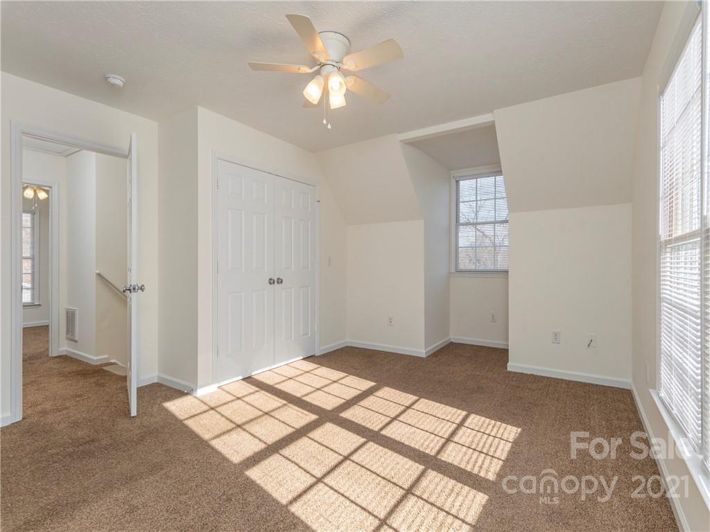 40 Iris Street Asheville NC 28803