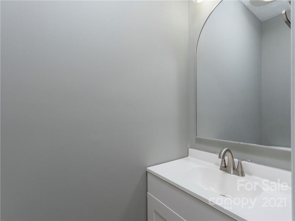 40 Iris Street Asheville NC 28803