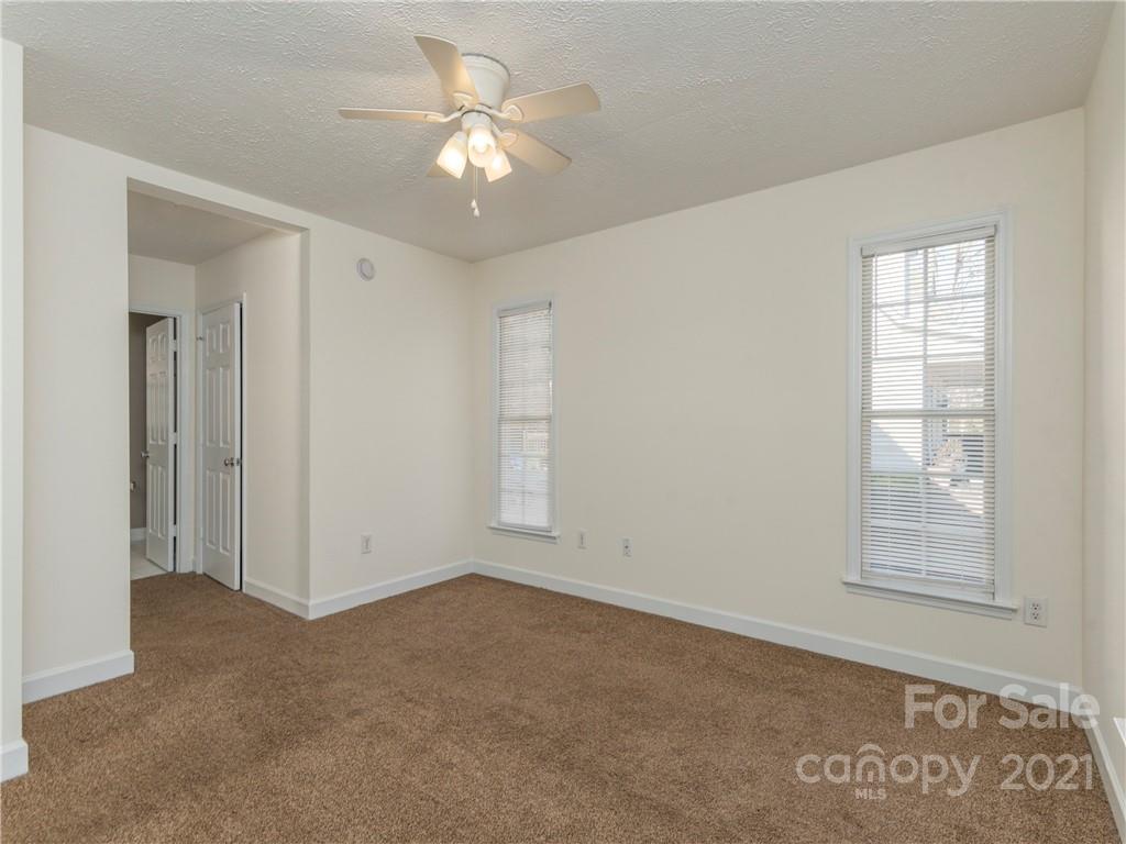 40 Iris Street Asheville NC 28803