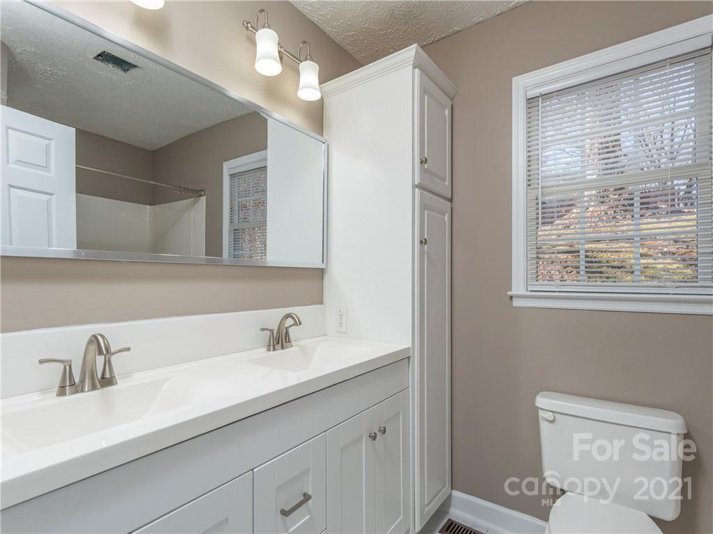 40 Iris Street Asheville NC 28803