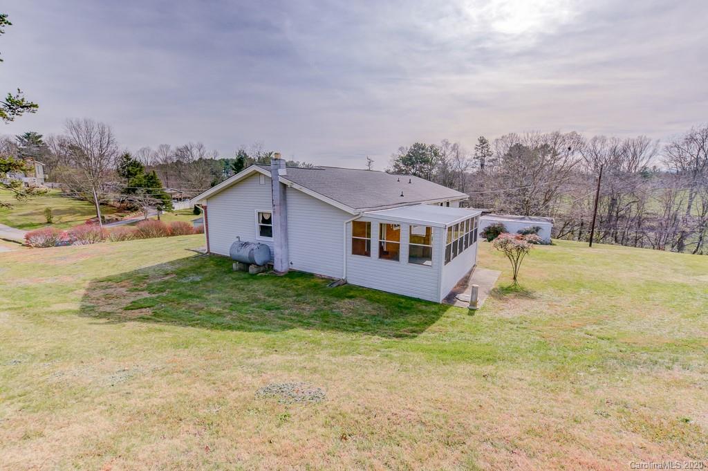 548 Johnston School Road Asheville NC 28806