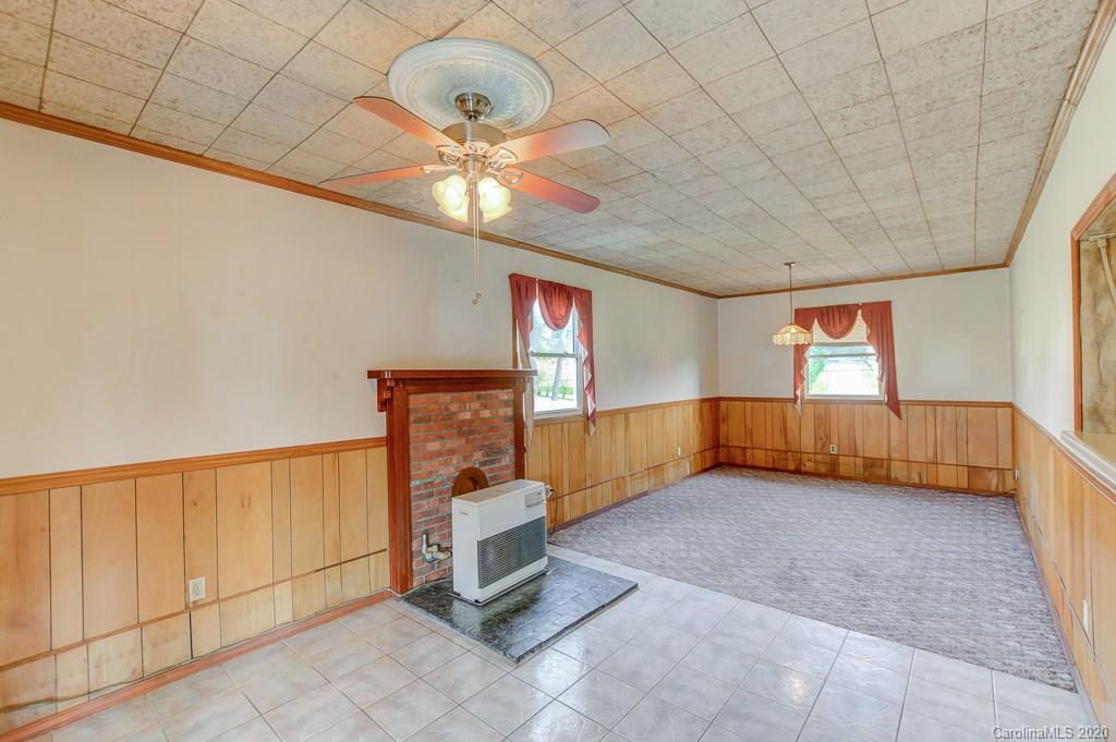 548 Johnston School Road Asheville NC 28806