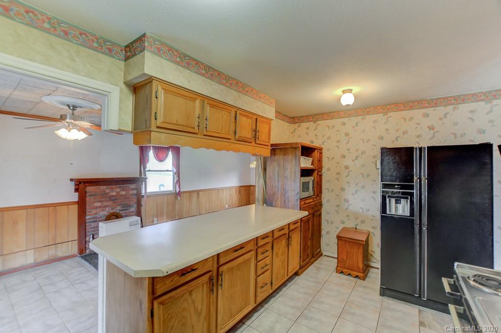 548 Johnston School Road Asheville NC 28806