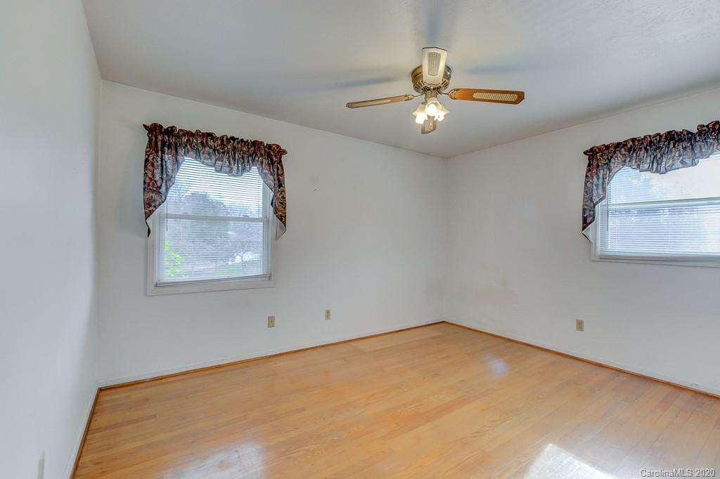 548 Johnston School Road Asheville NC 28806
