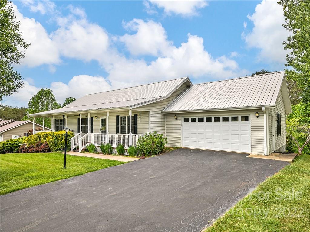 924 New Stock Road Weaverville NC 28787