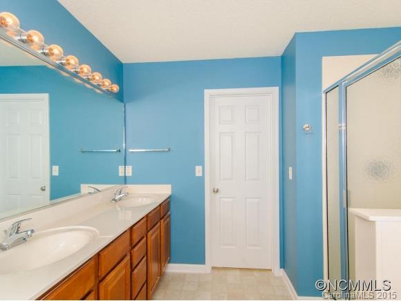 21 Yorktown Circle Arden NC 28704