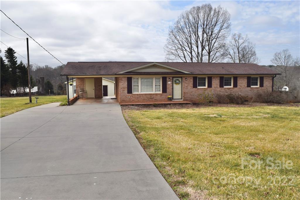 2107 Colonial Lane Hickory NC 28601