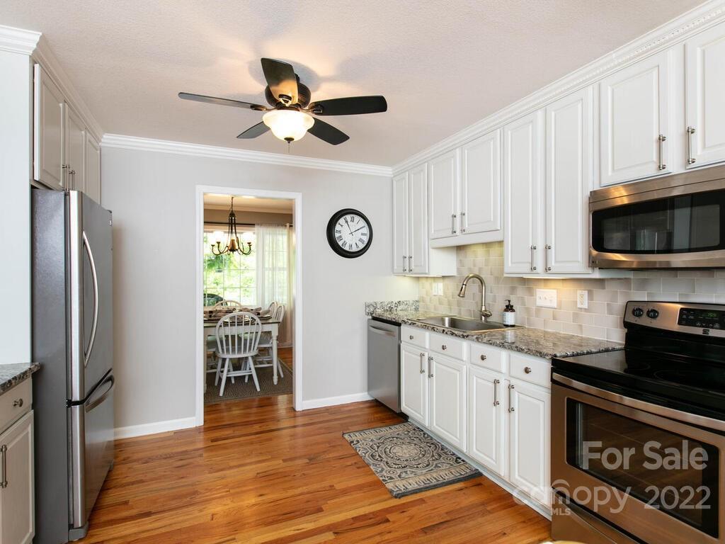 15 Devonshire Court Candler NC 28715