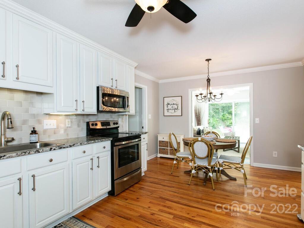 15 Devonshire Court Candler NC 28715