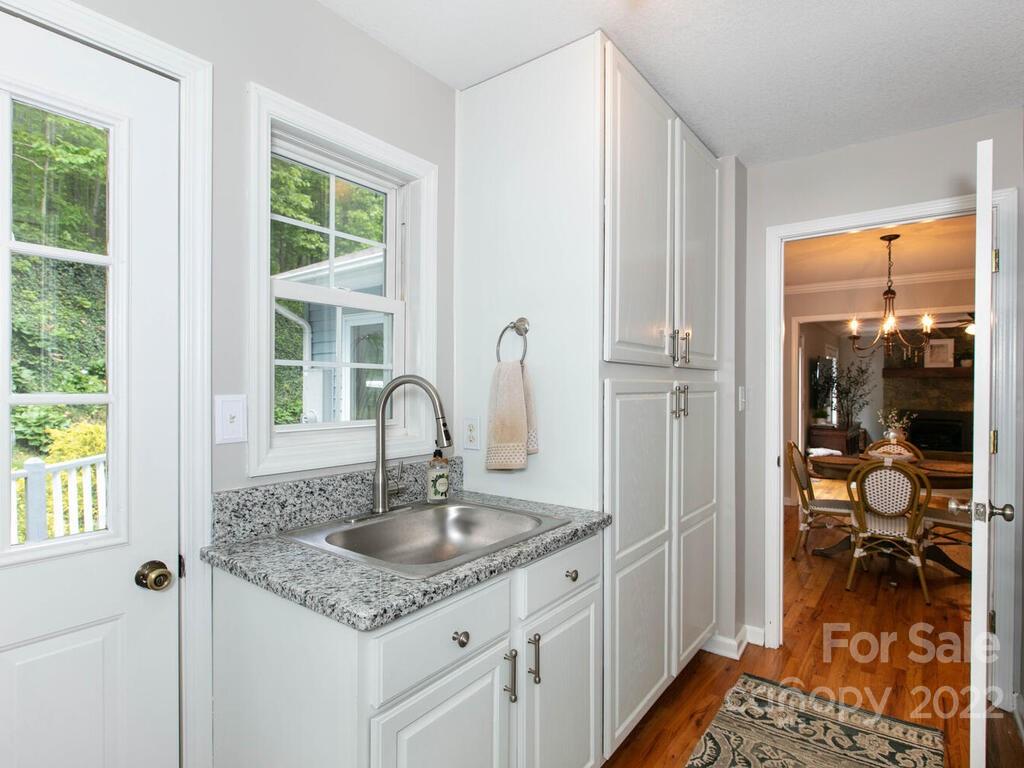 15 Devonshire Court Candler NC 28715