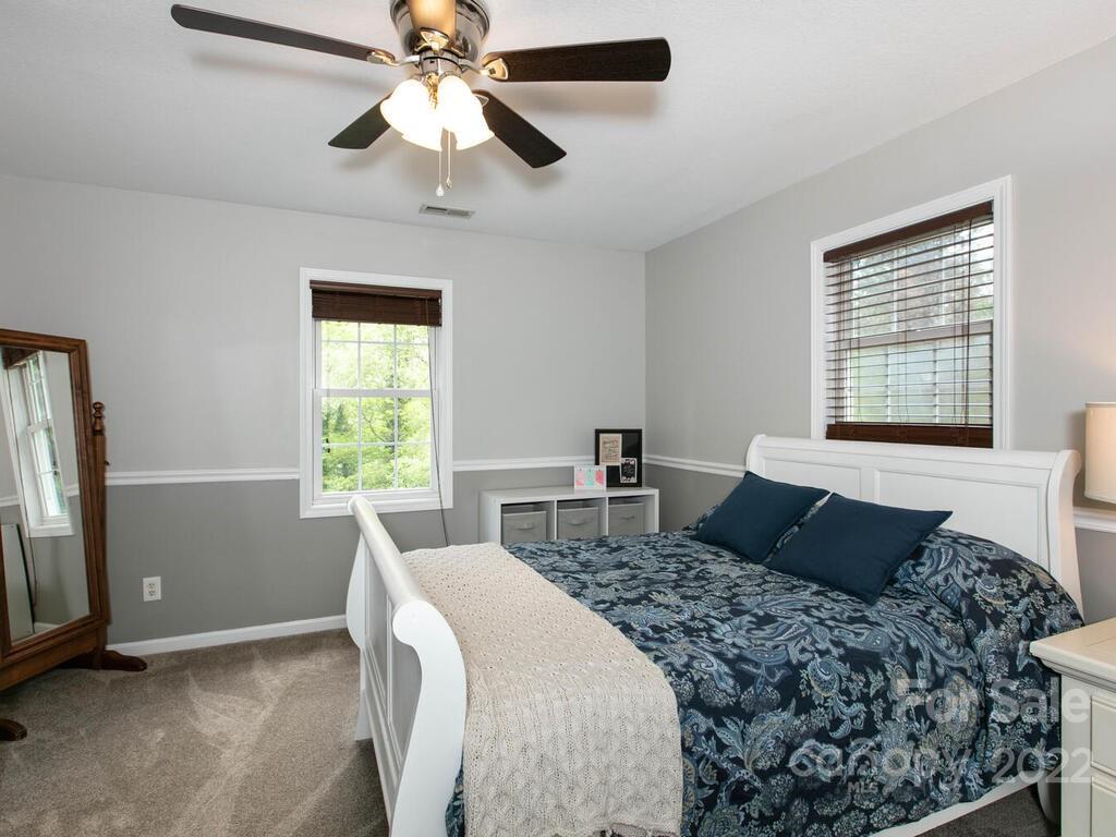 15 Devonshire Court Candler NC 28715