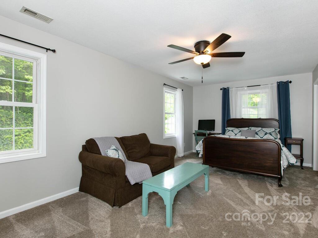 15 Devonshire Court Candler NC 28715