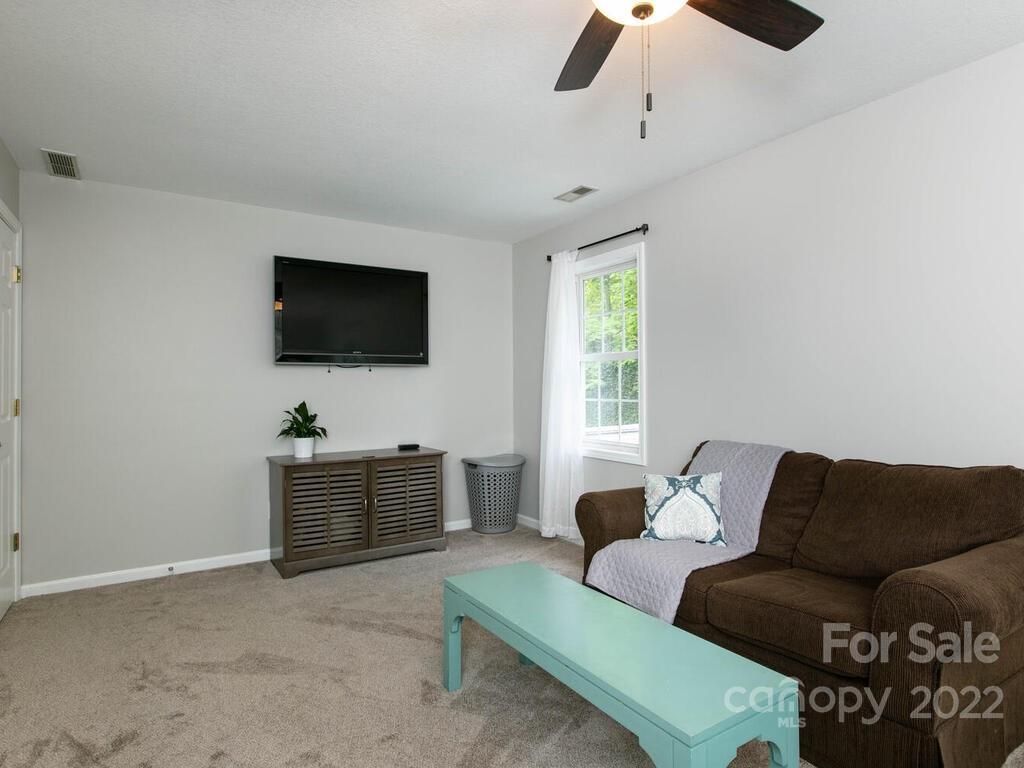 15 Devonshire Court Candler NC 28715