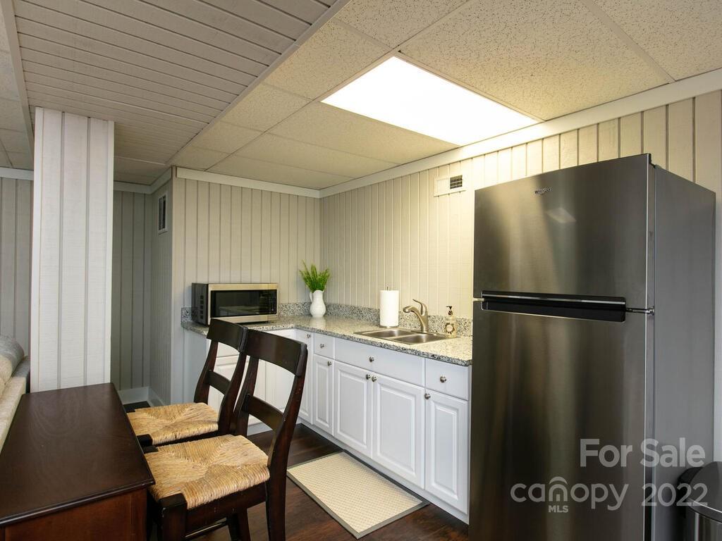 15 Devonshire Court Candler NC 28715