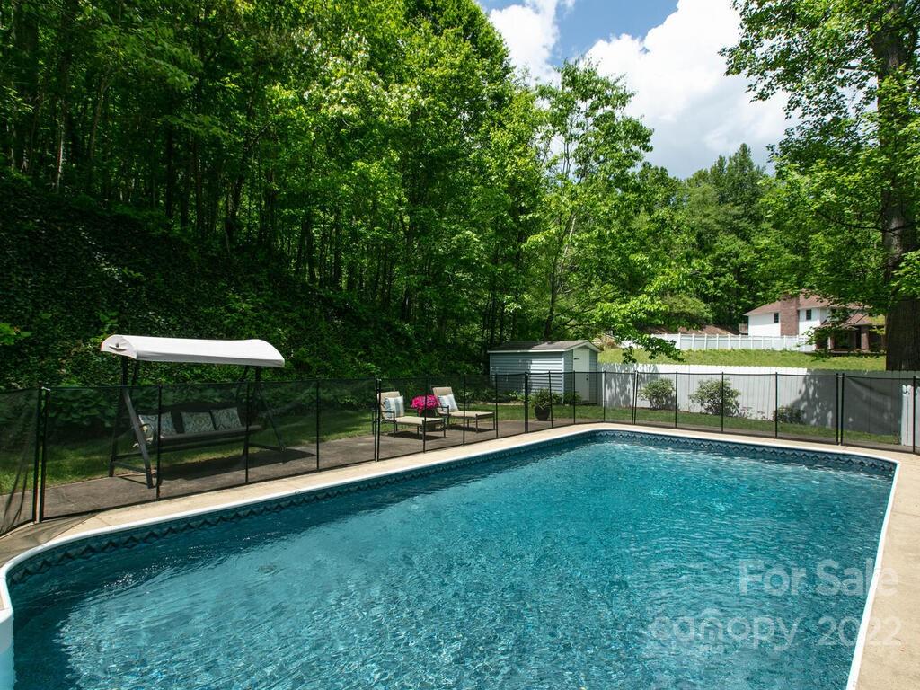 15 Devonshire Court Candler NC 28715