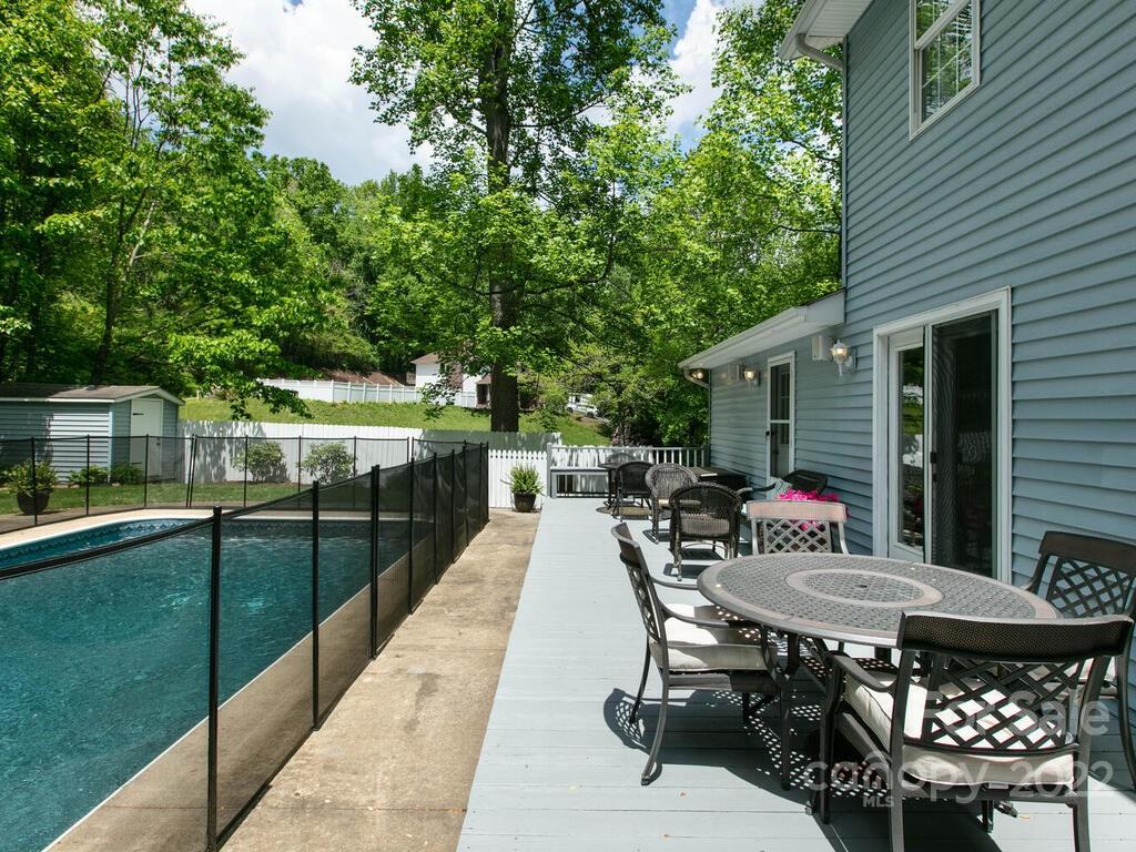 15 Devonshire Court Candler NC 28715