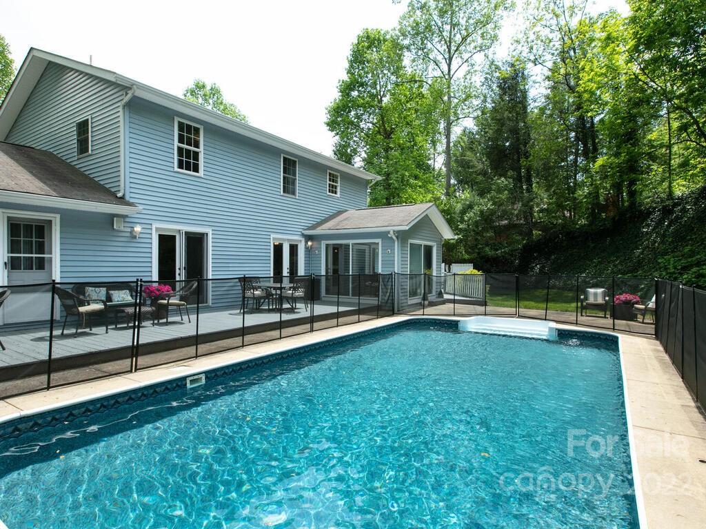 15 Devonshire Court Candler NC 28715