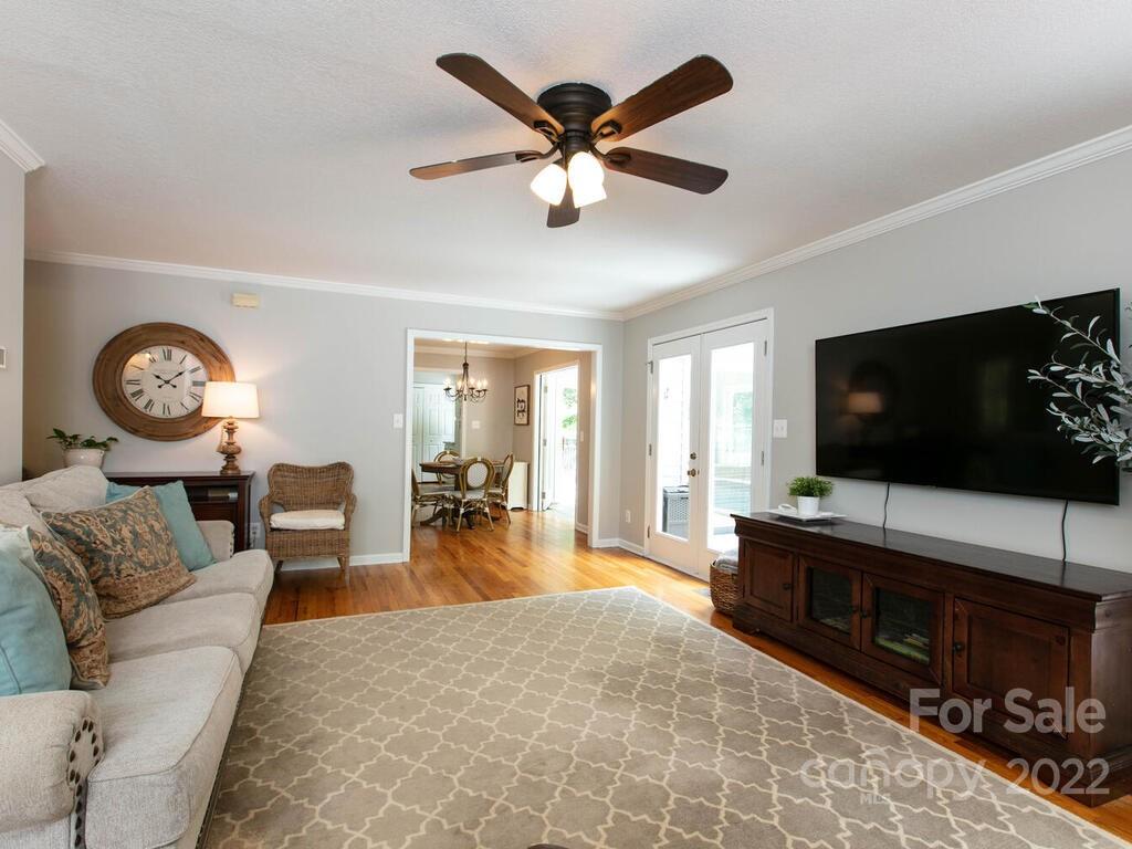 15 Devonshire Court Candler NC 28715