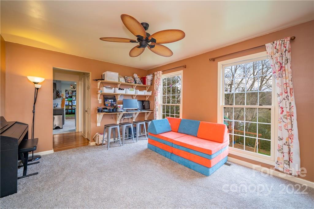 23 Pleasant Run Asheville NC 28806