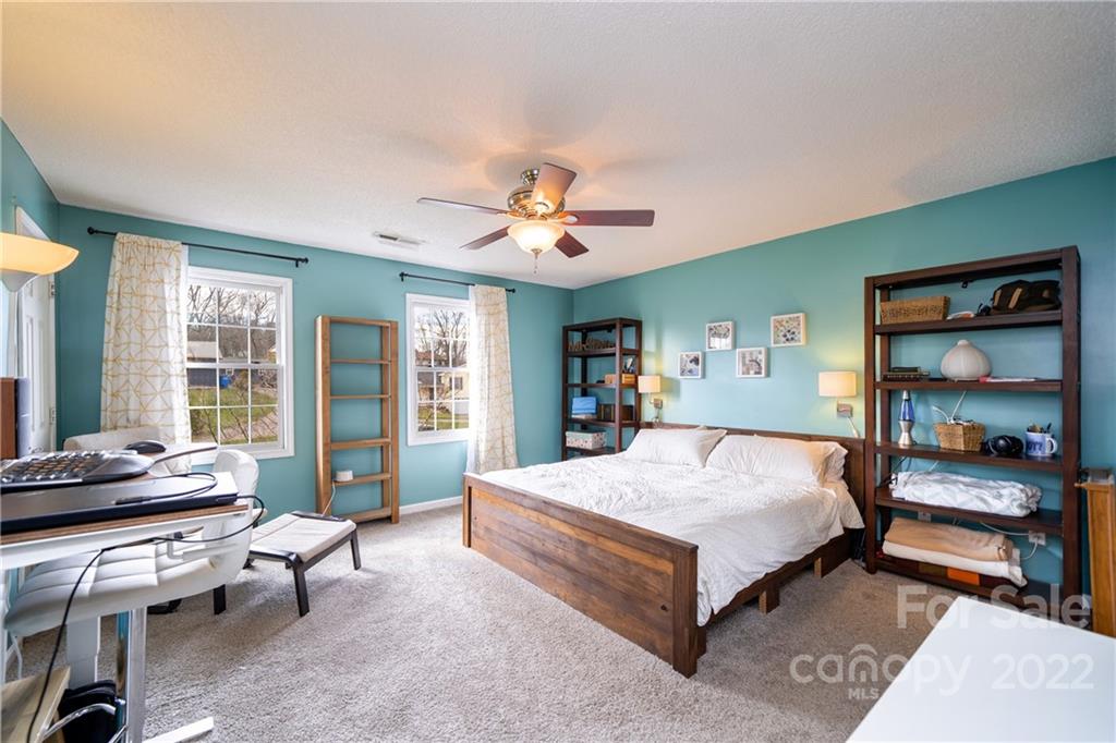 23 Pleasant Run Asheville NC 28806