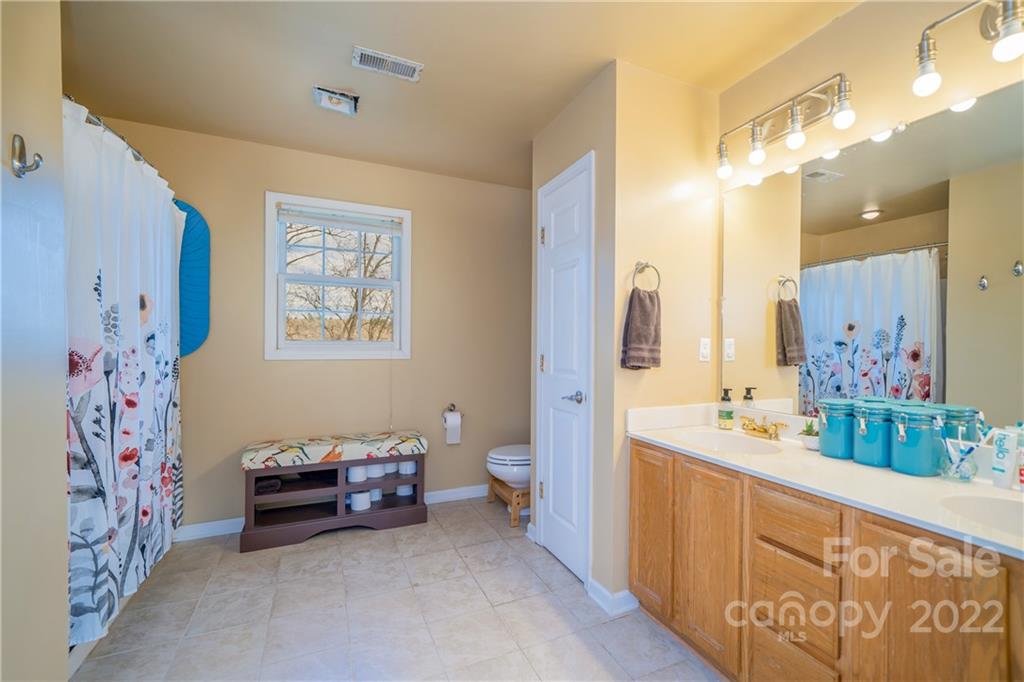 23 Pleasant Run Asheville NC 28806