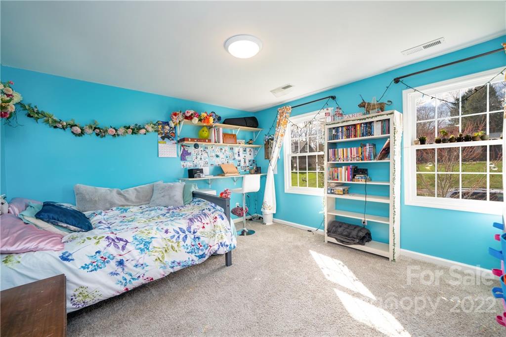 23 Pleasant Run Asheville NC 28806