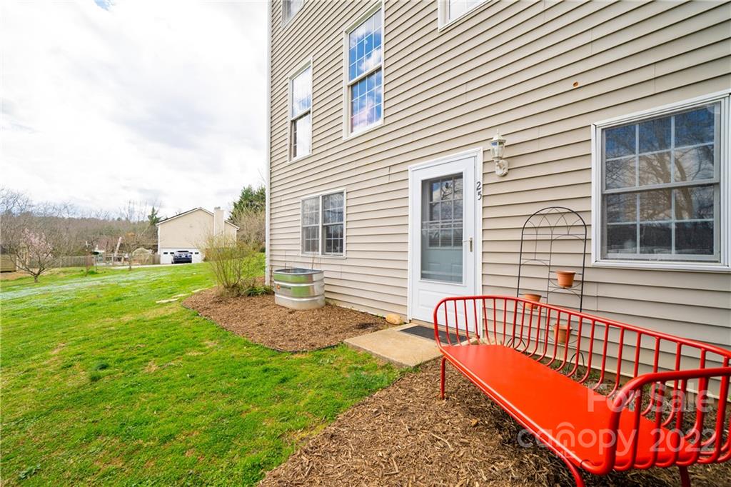 23 Pleasant Run Asheville NC 28806