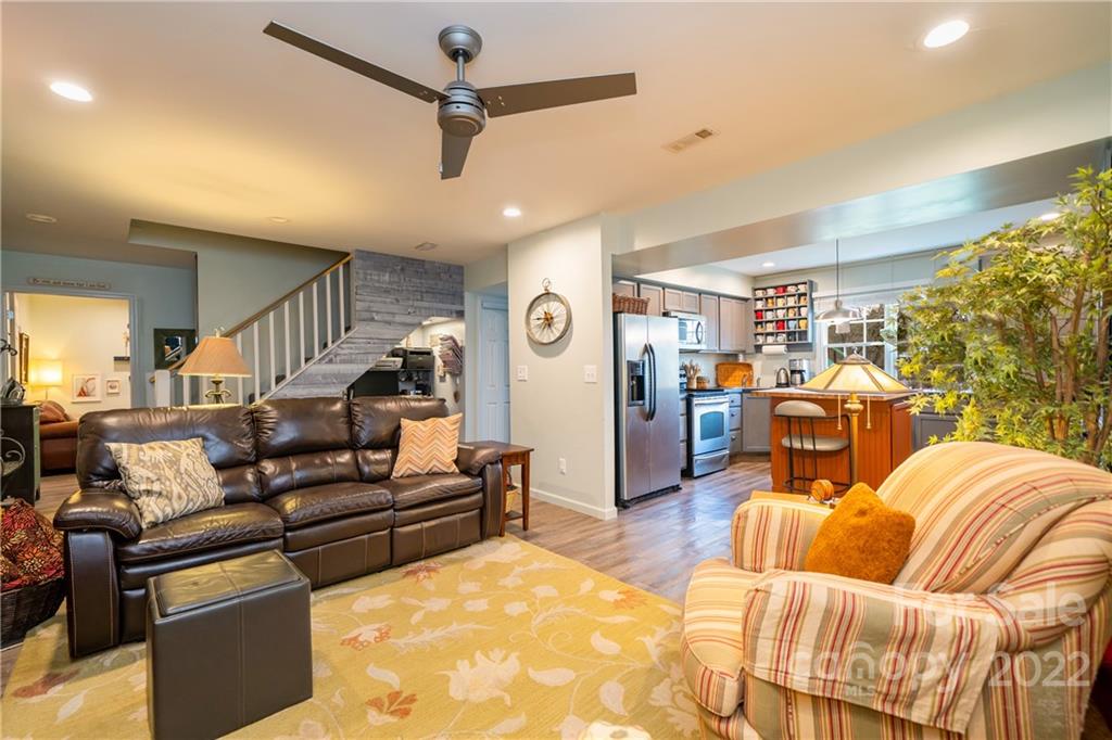 23 Pleasant Run Asheville NC 28806