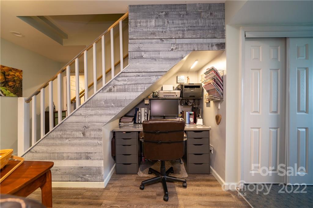 23 Pleasant Run Asheville NC 28806