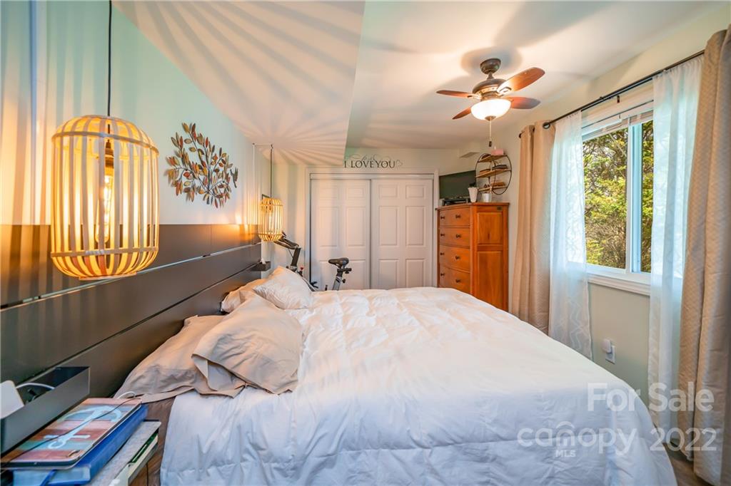 23 Pleasant Run Asheville NC 28806