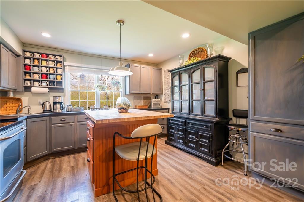 23 Pleasant Run Asheville NC 28806