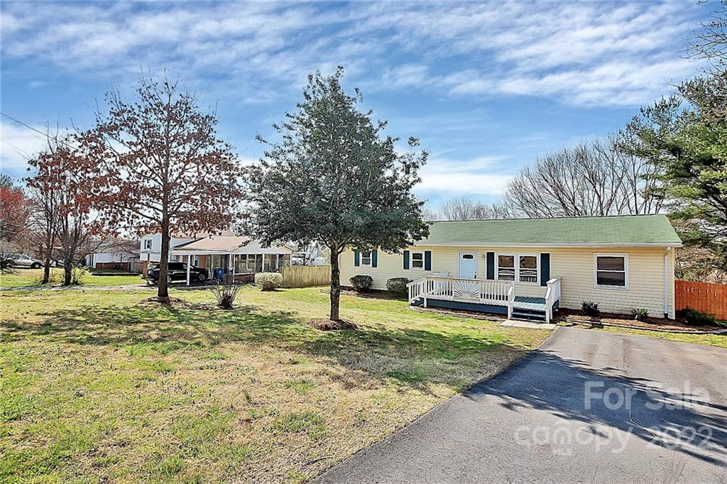 1257 Fieldcrest Drive Hickory NC 28602