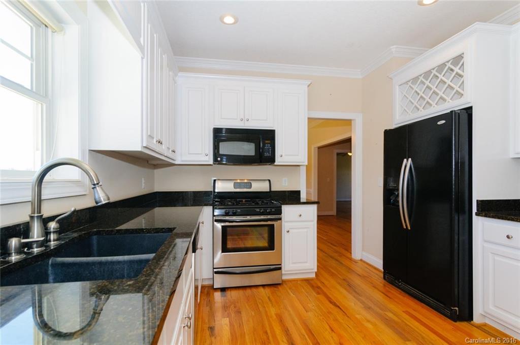 39 Wright Farm Road Candler NC 28715